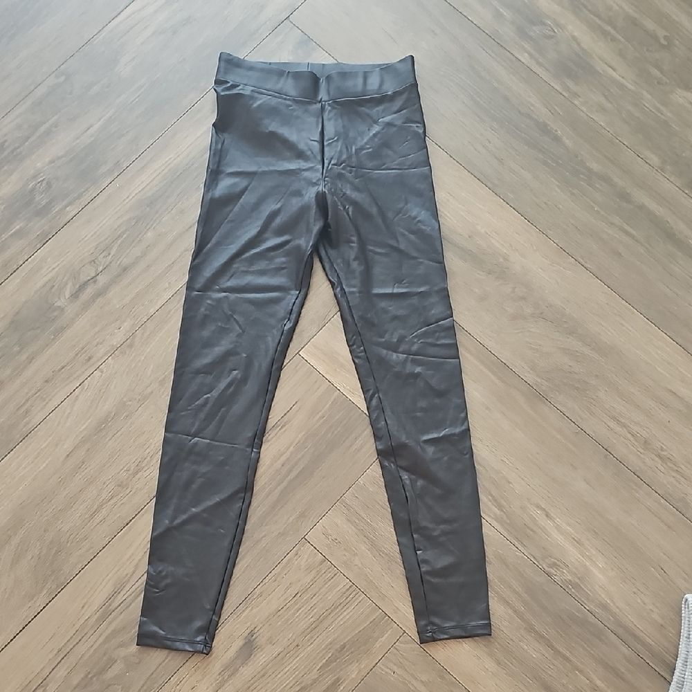 Sleek Black Leggings
